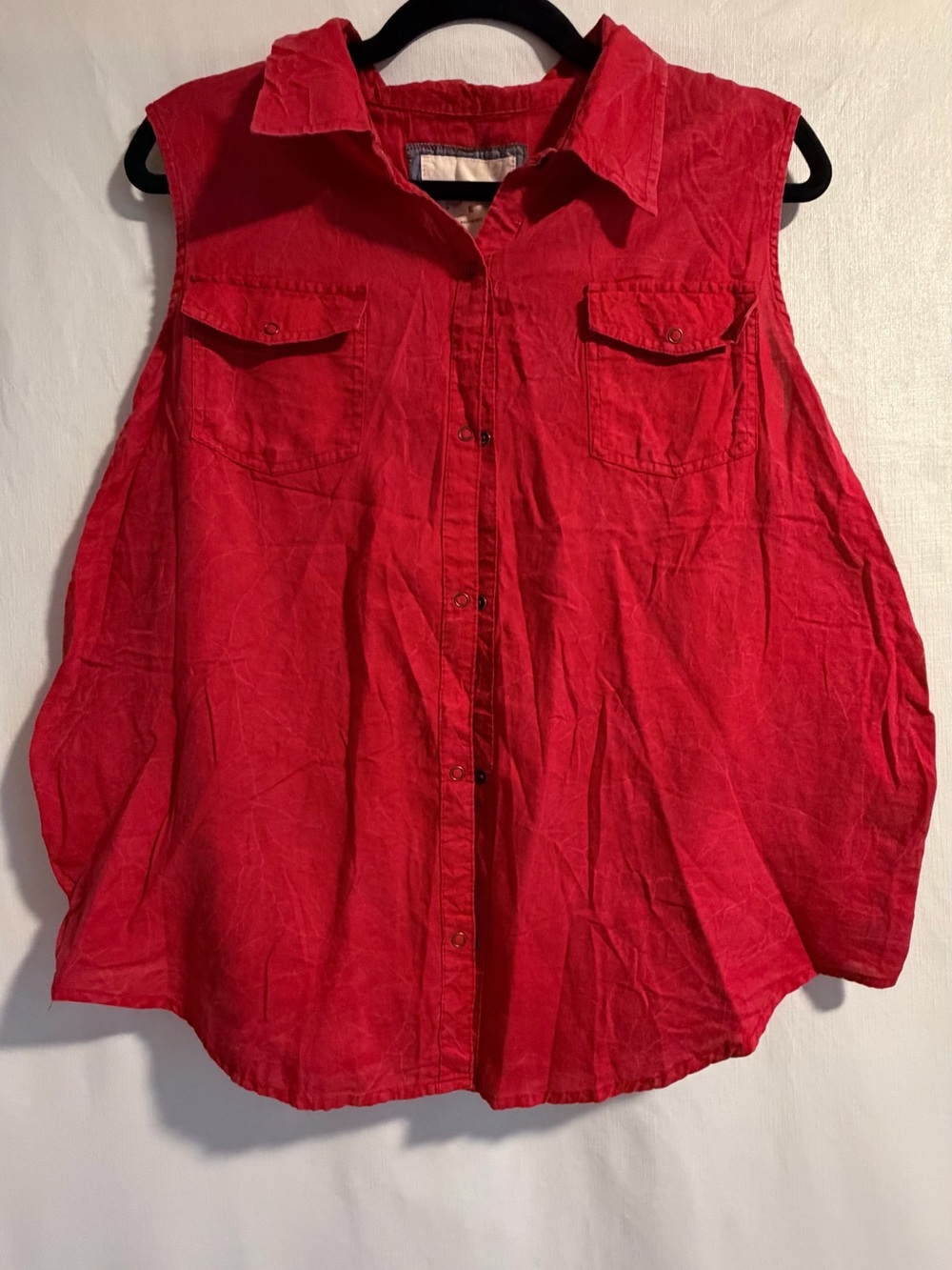 Arizona Jean Company Sleeveless Button-Front Red Shirt
